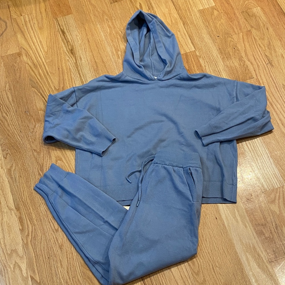 🩵 ZARA hooded knit sweatshirt and knit jogger pants 🩵